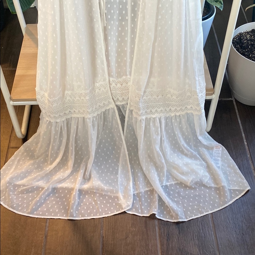 🚩 SOLD 🚩 Nasty Gal White Wrap Robe with Bishop Sleeves - Picture 6 of 7